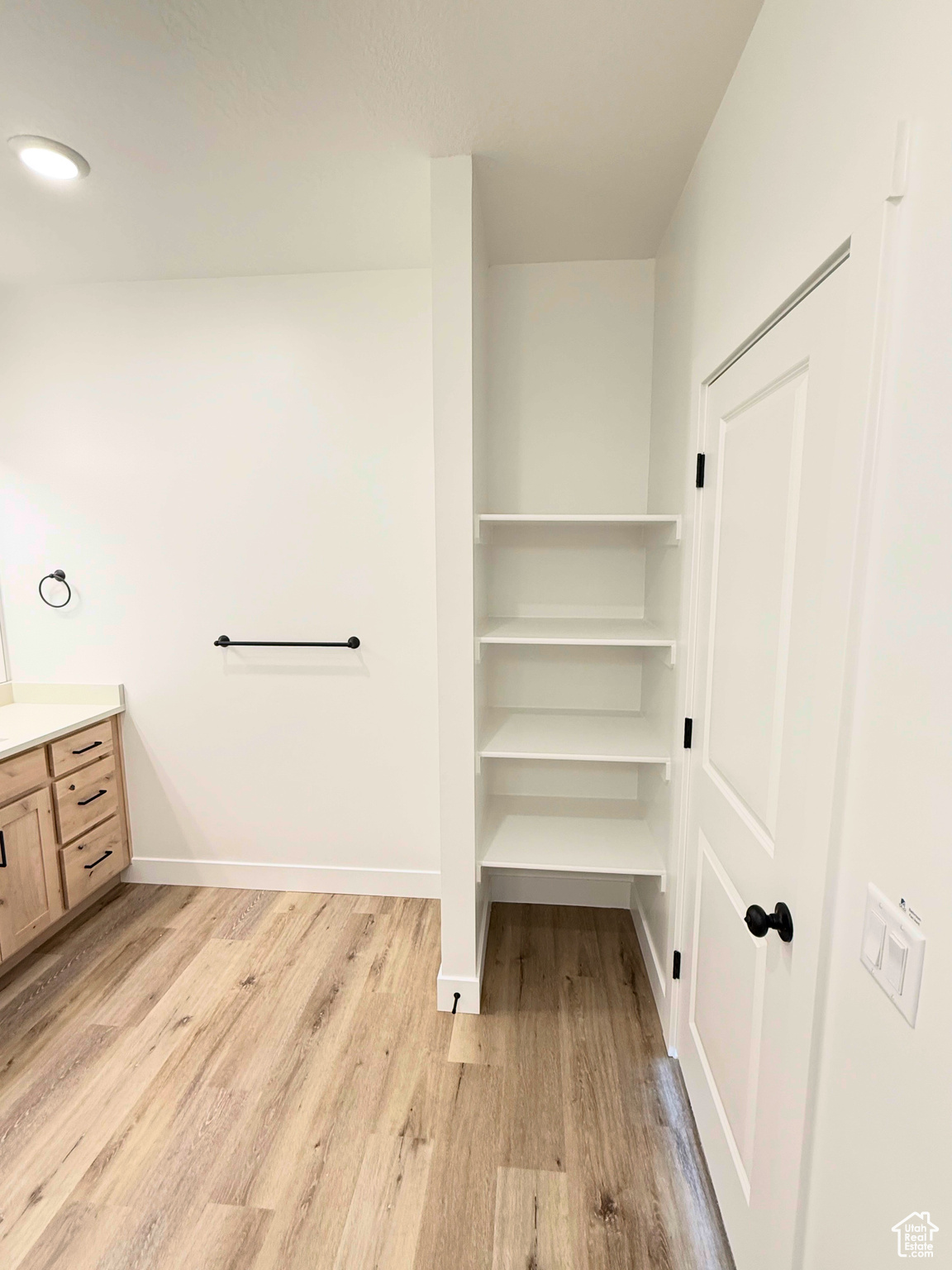 SMILING H - Residential