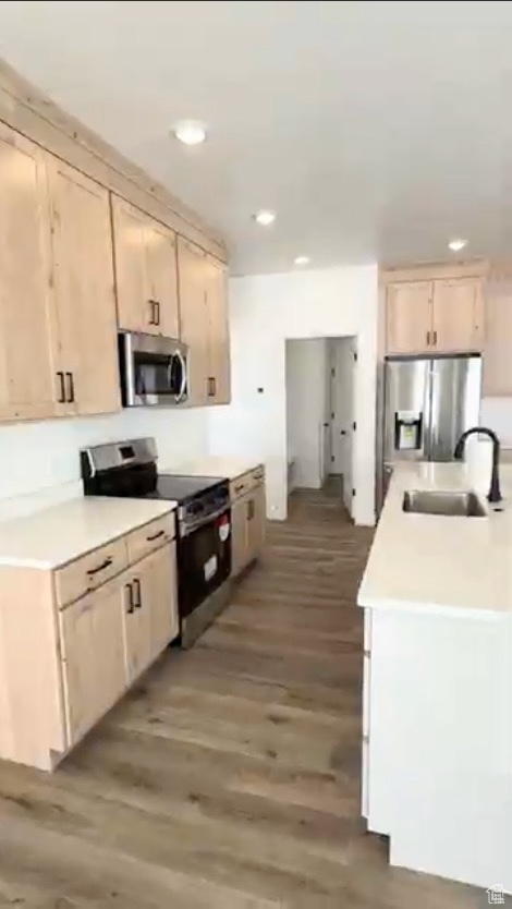 SMILING H - Residential