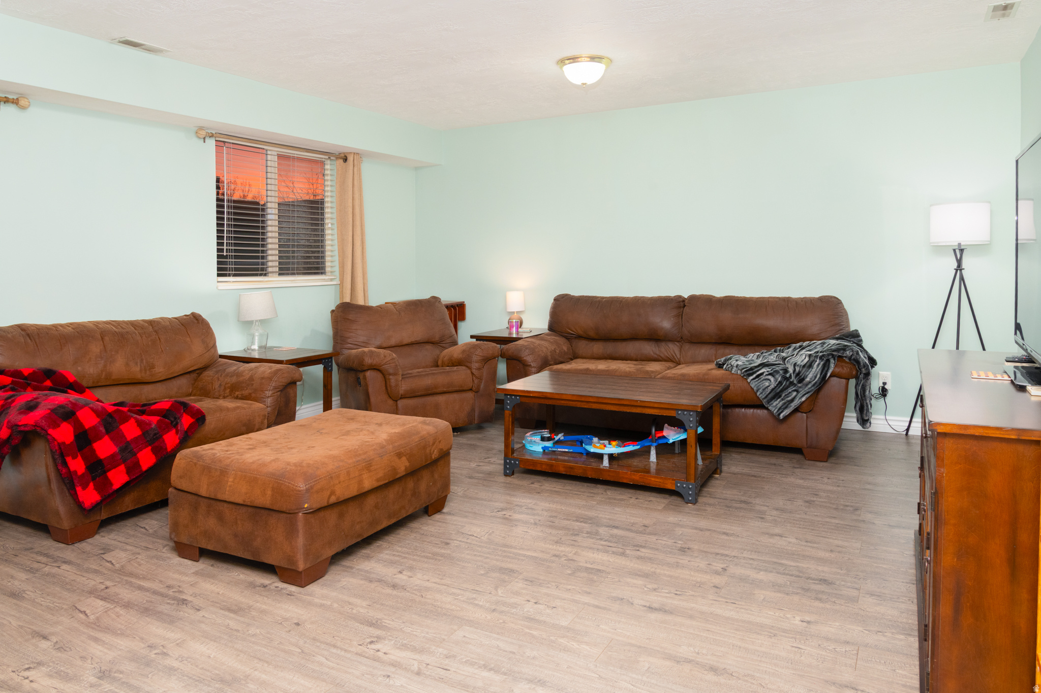 CHELSIE PARK - Residential