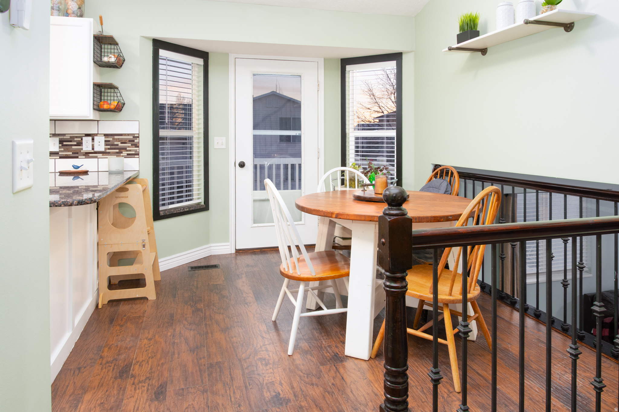 CHELSIE PARK - Residential