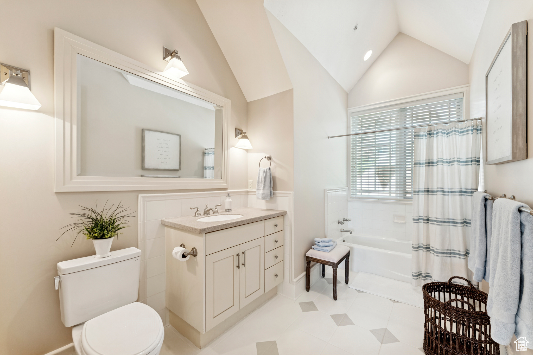 ALMOND STREET - Residential