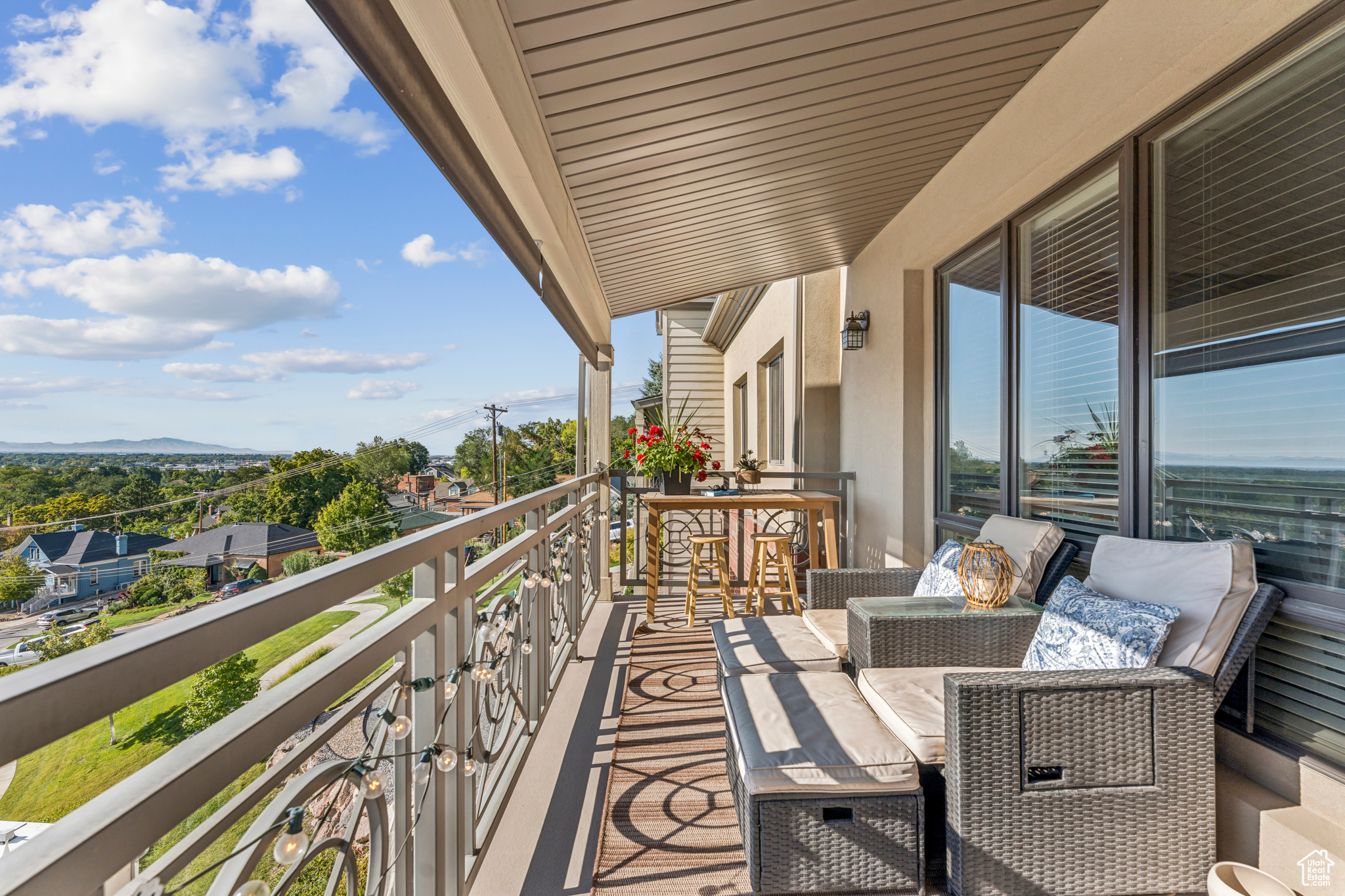ALMOND STREET - Residential