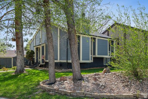 Photo of 2409 W HARDROCK DR, Taylorsville, UT 84129 (MLS # 2112997)