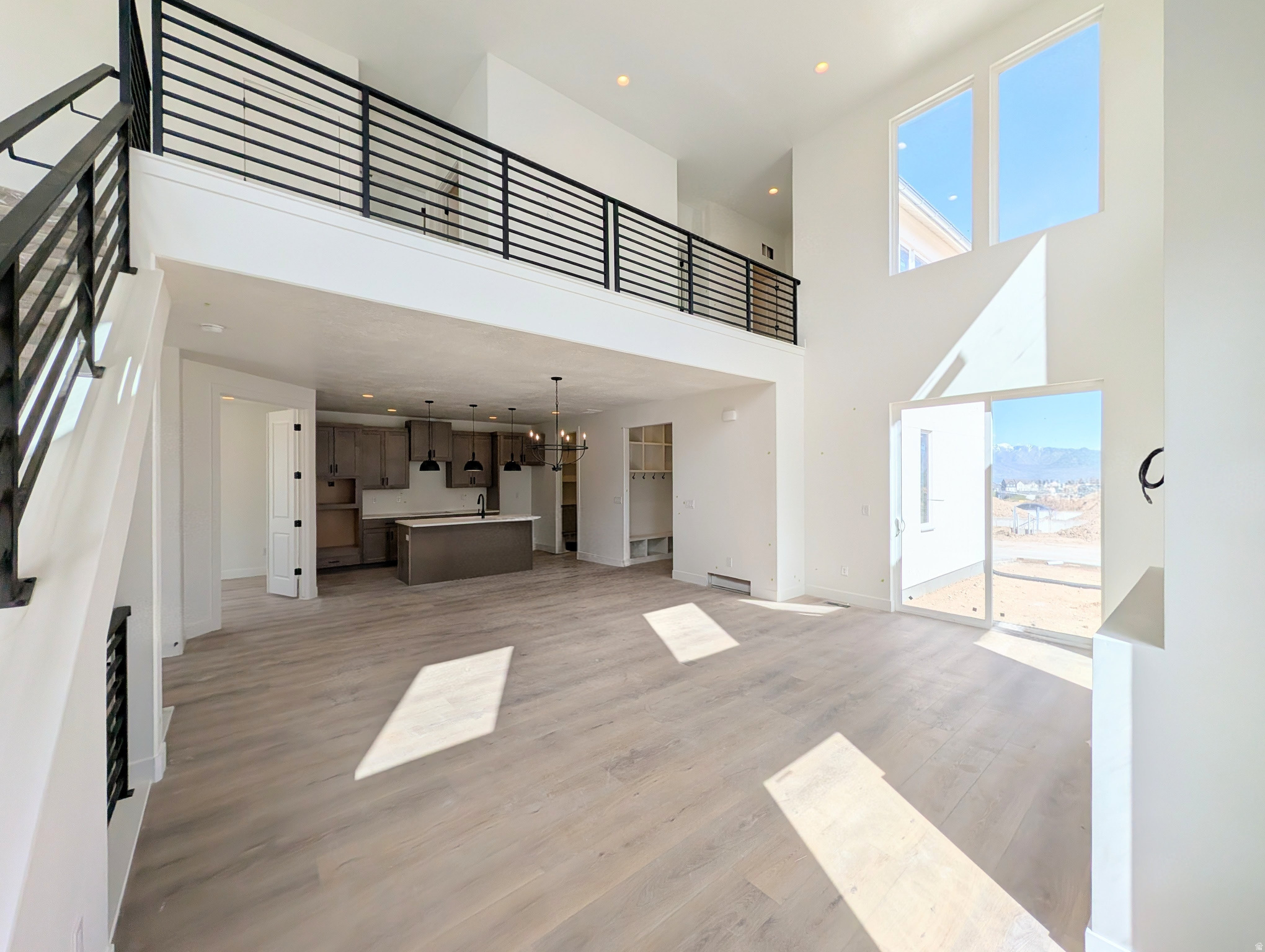 DAYBREAK - Residential