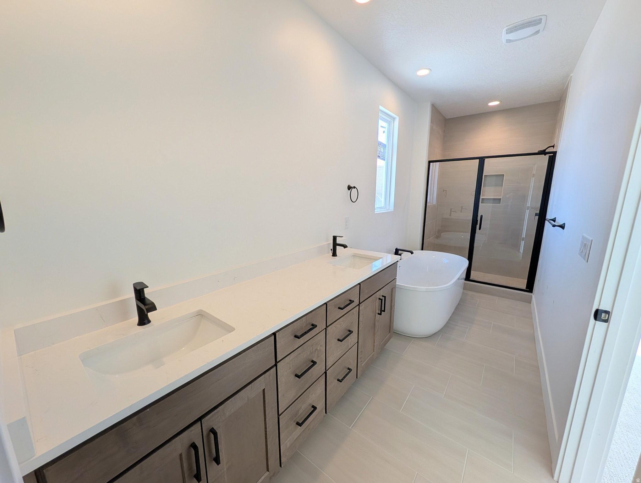 DAYBREAK - Residential