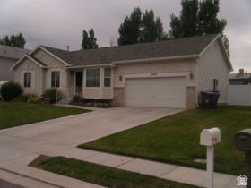 RIVERTON VILLAGE - Residential