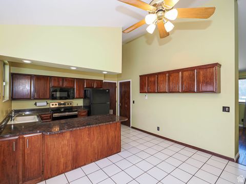 Tiny photo for 2333 W LEDGEWOOD DR, Taylorsville, UT 84129 (MLS # 2095024)