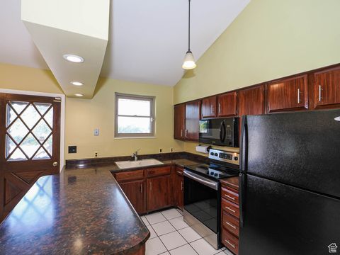 Tiny photo for 2333 W LEDGEWOOD DR, Taylorsville, UT 84129 (MLS # 2095024)