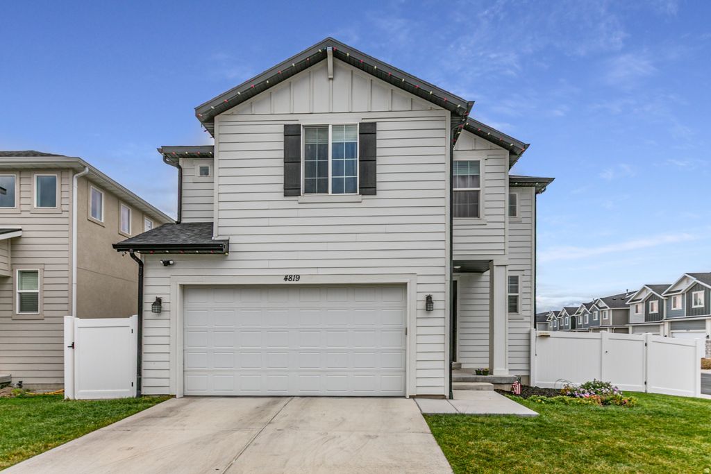 Photo of 4819 E BREEZY PATCH RD, Eagle Mountain, UT 84005 (MLS # 2124344)