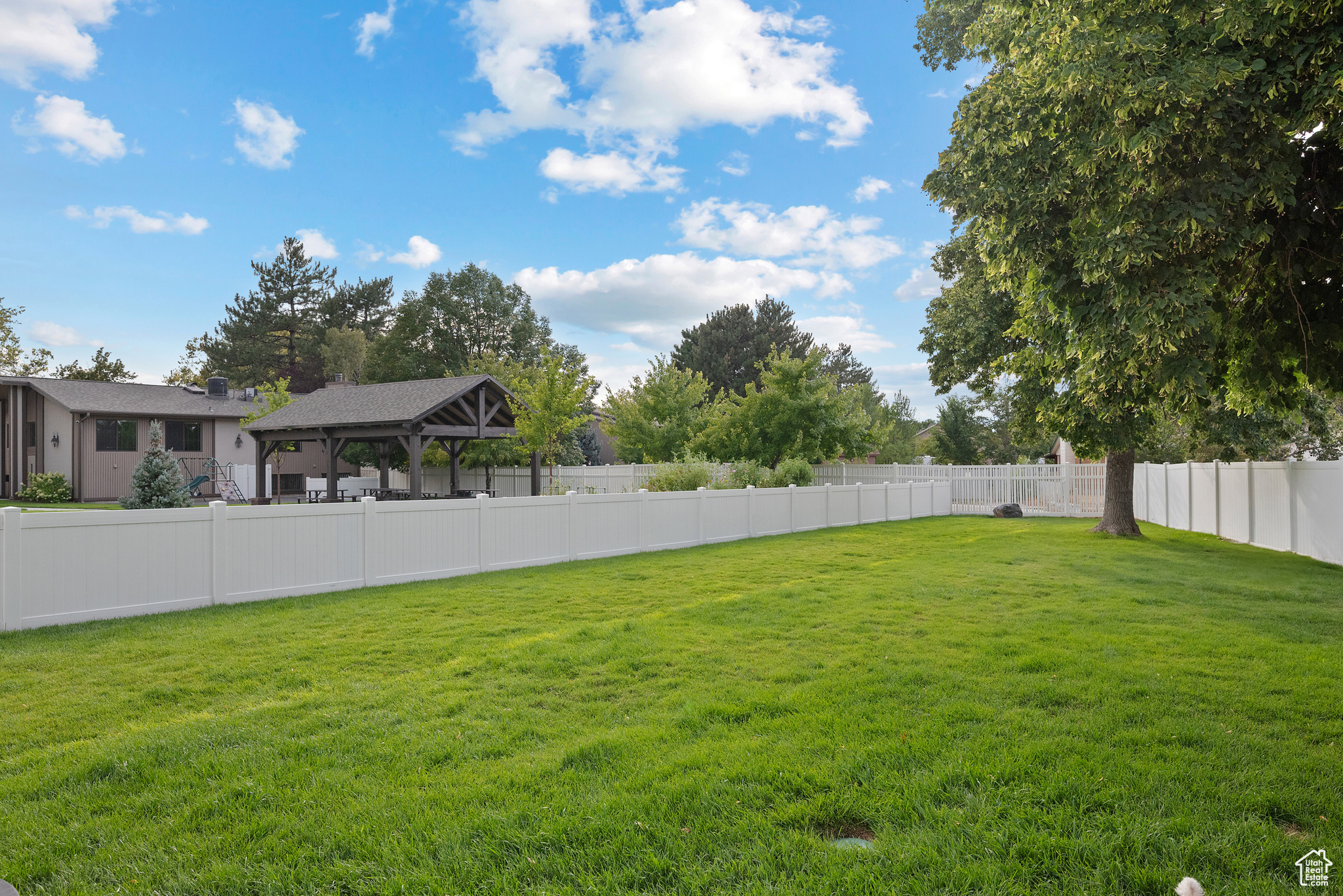 FAIRMEADOWS  CONDM - Residential