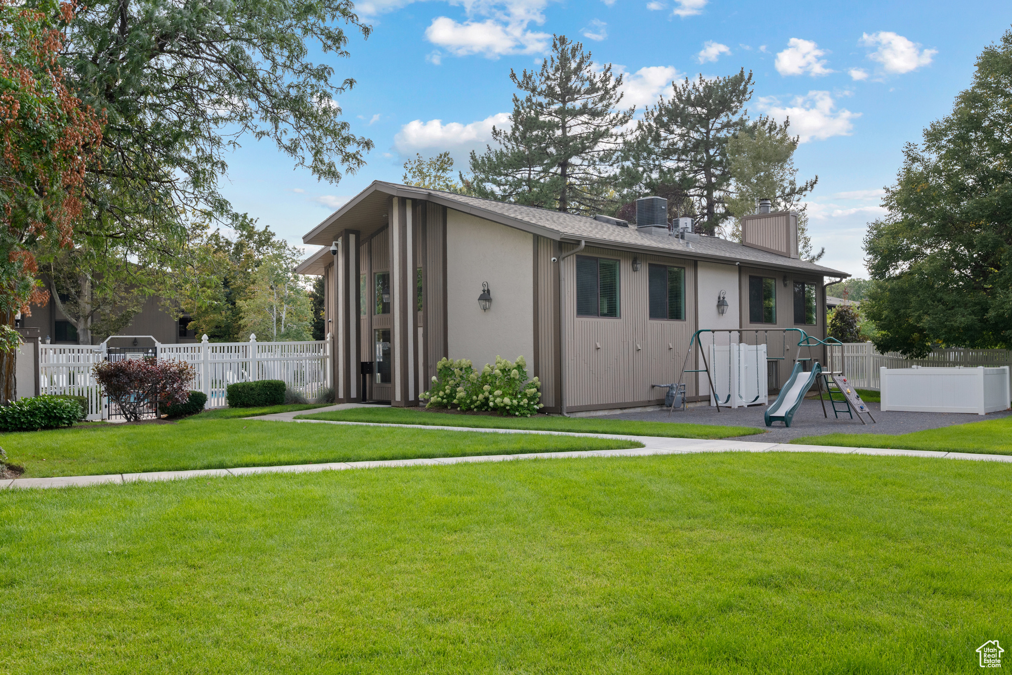 FAIRMEADOWS  CONDM - Residential