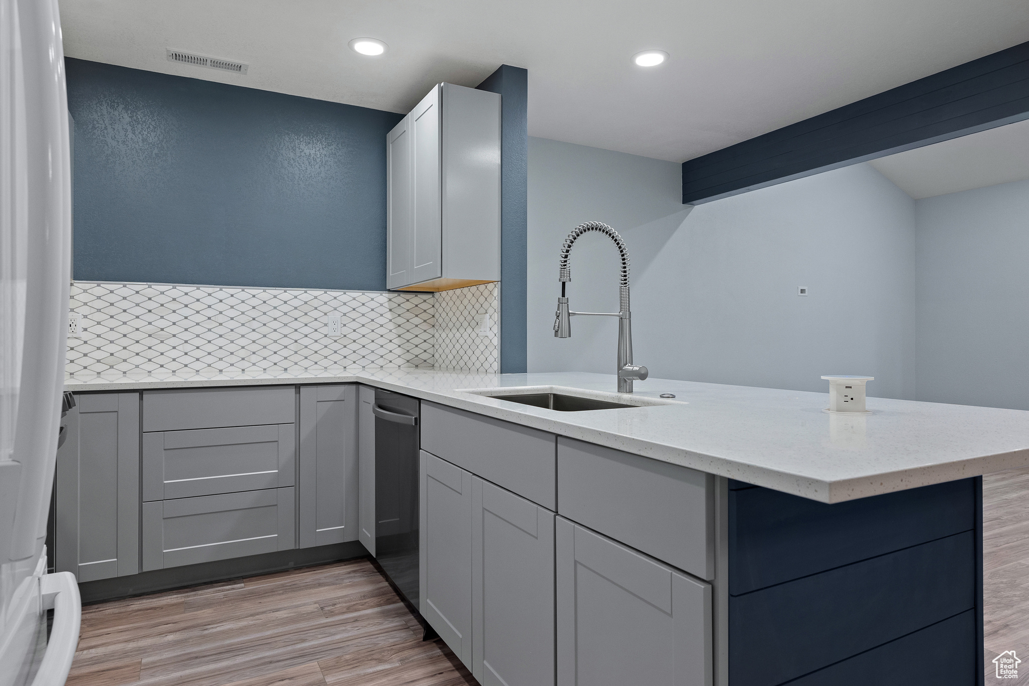 FAIRMEADOWS  CONDM - Residential