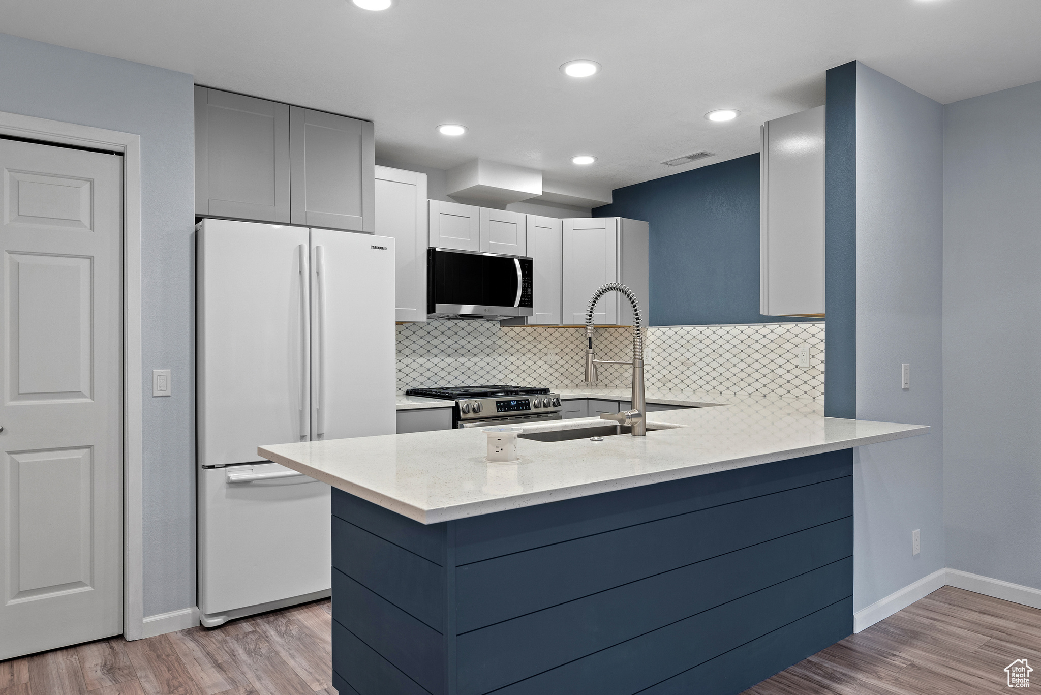 FAIRMEADOWS  CONDM - Residential