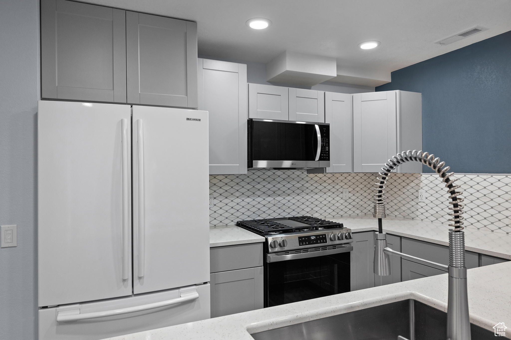 FAIRMEADOWS  CONDM - Residential