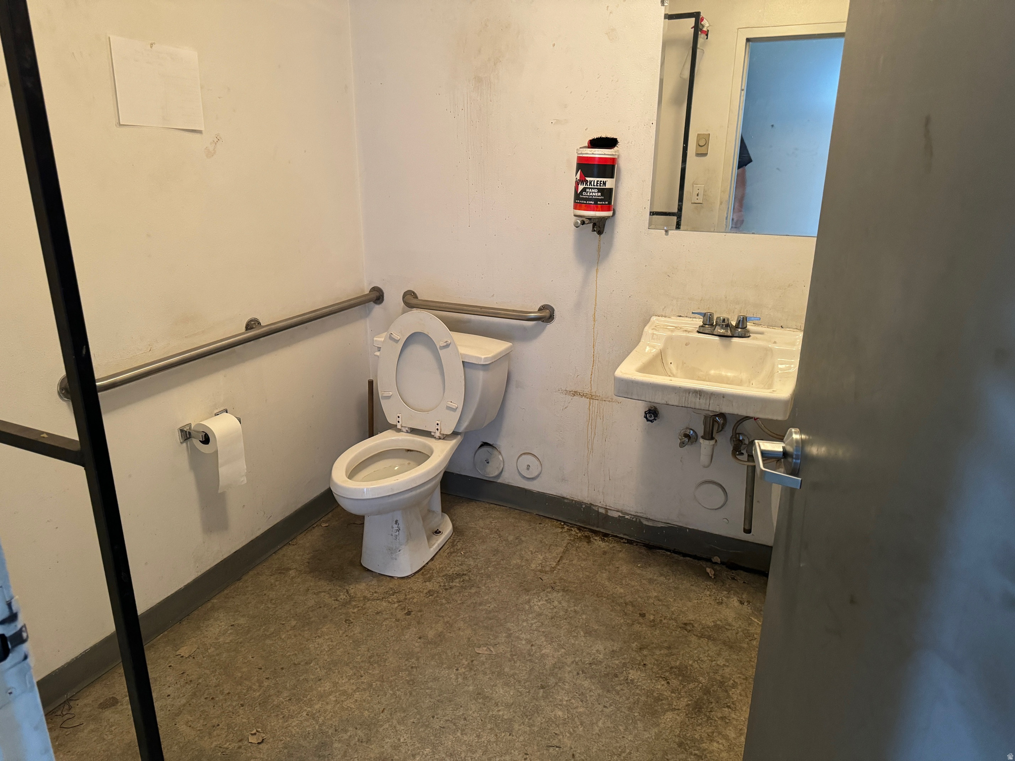 LOGAN IND BUS PARK - Commercial Lease