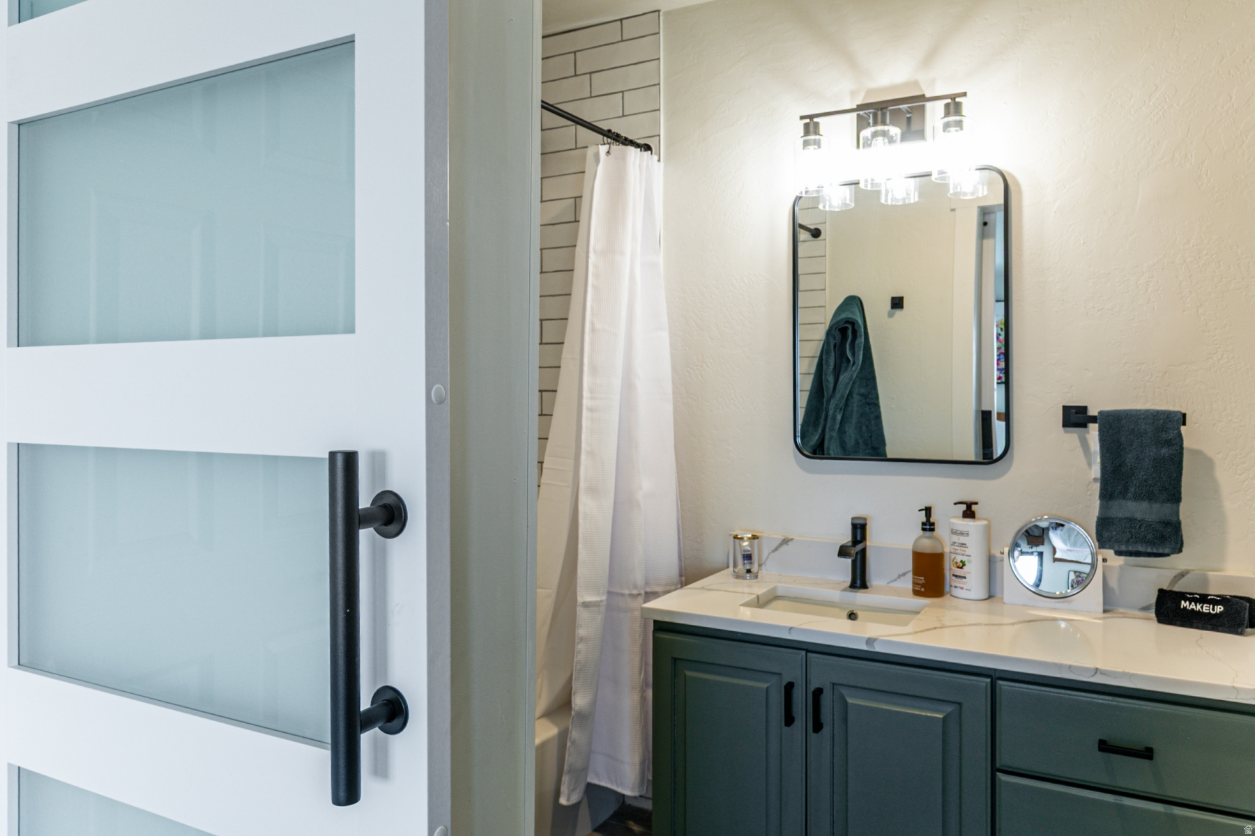 ECKER HILL - Residential Lease