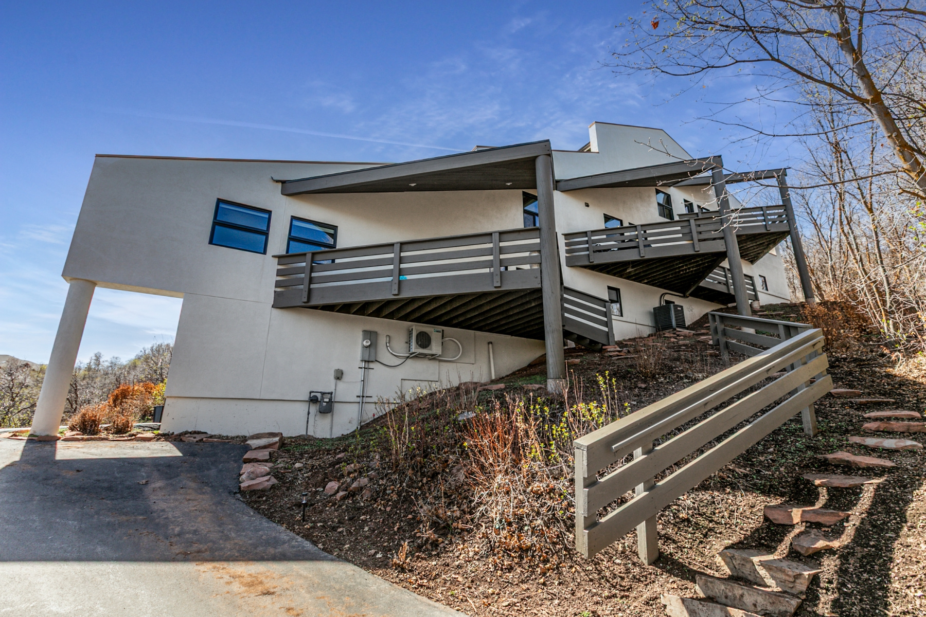 ECKER HILL - Residential Lease