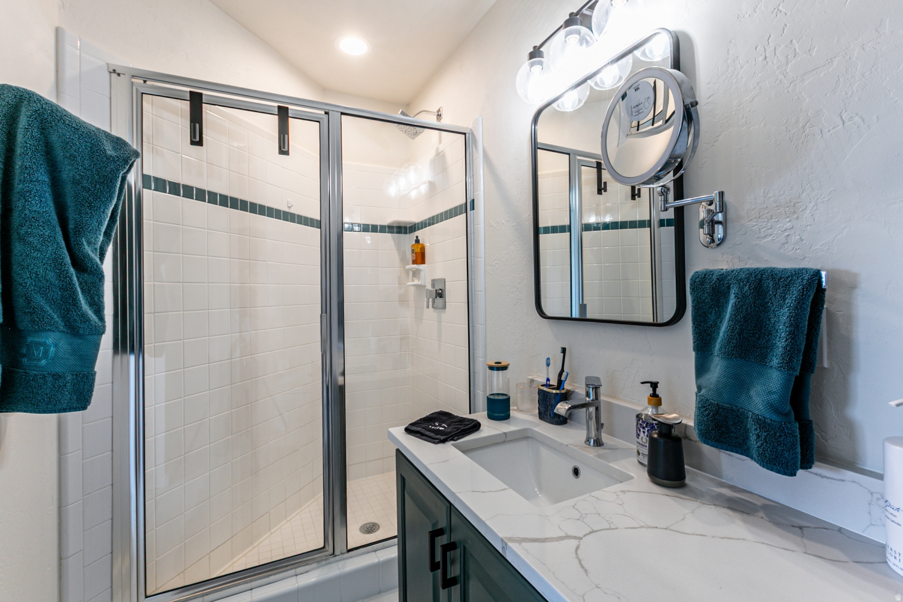 ECKER HILL - Residential Lease