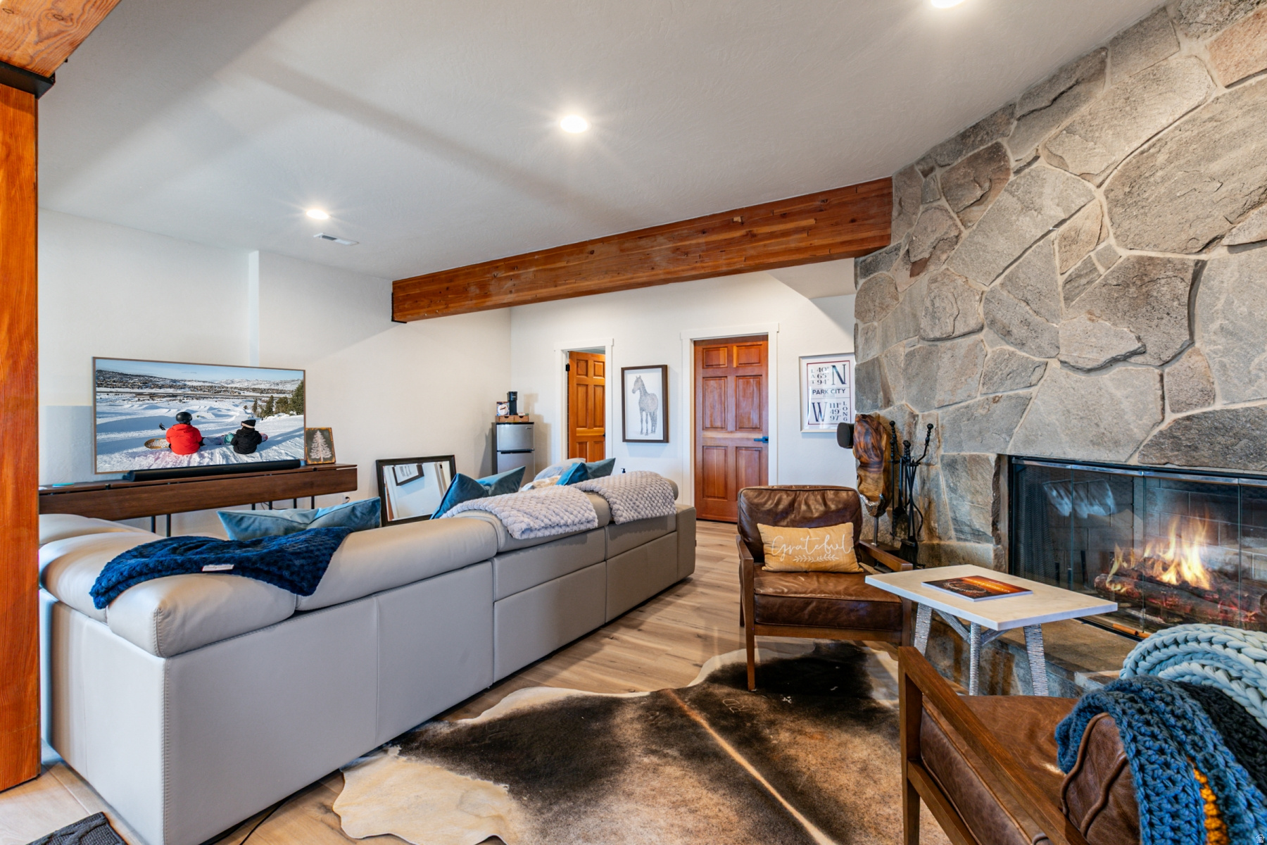 ECKER HILL - Residential Lease