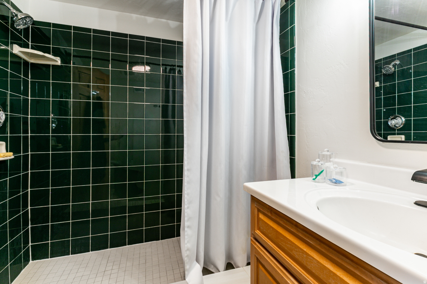 ECKER HILL - Residential Lease