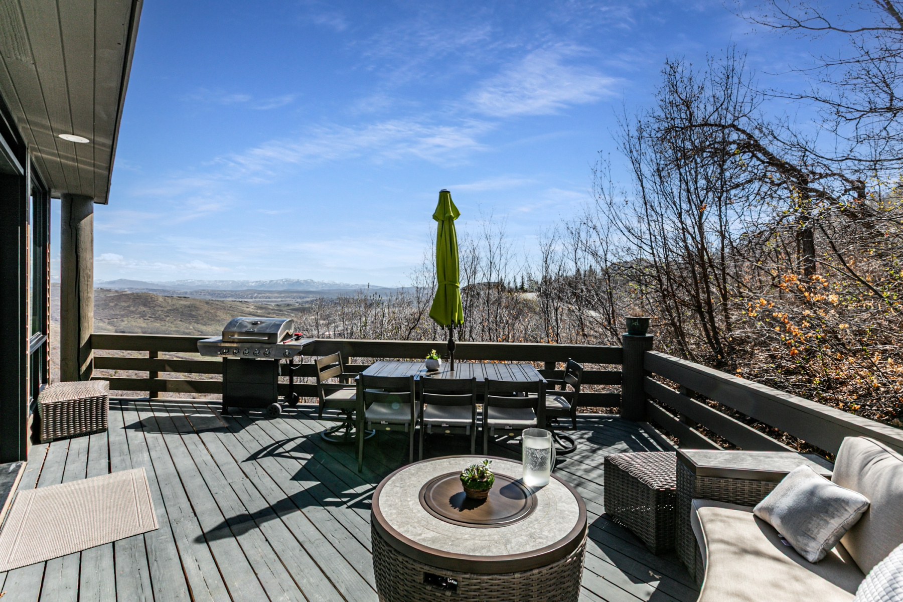 ECKER HILL - Residential Lease