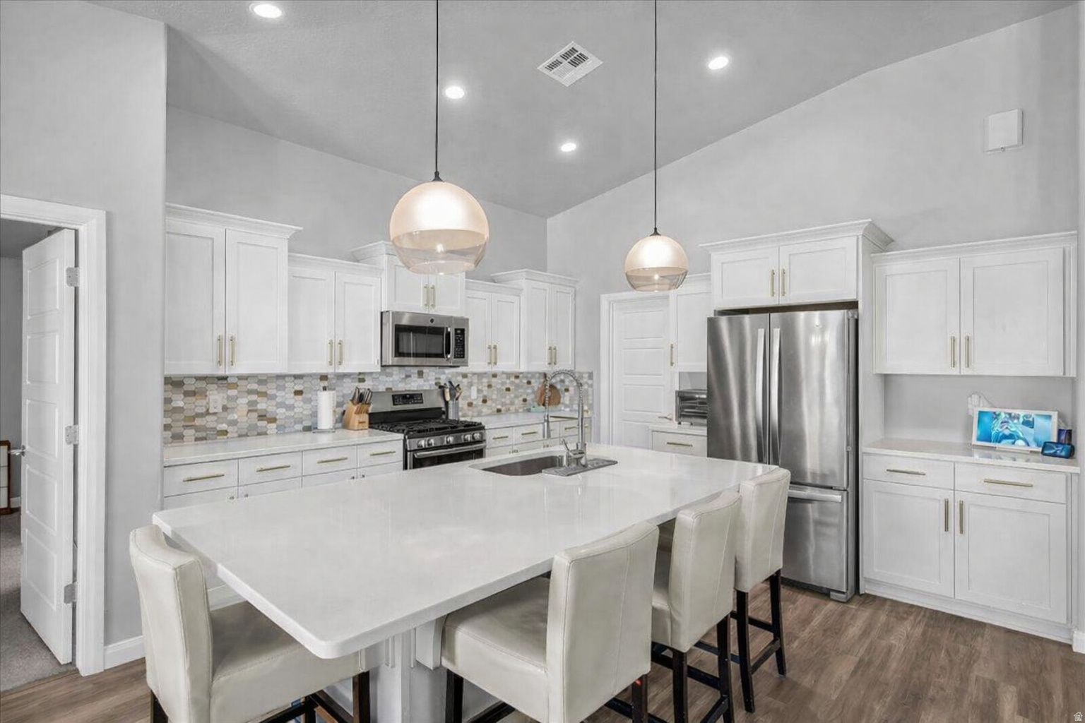 ELMWOOD ESTATES PH 1 - Residential