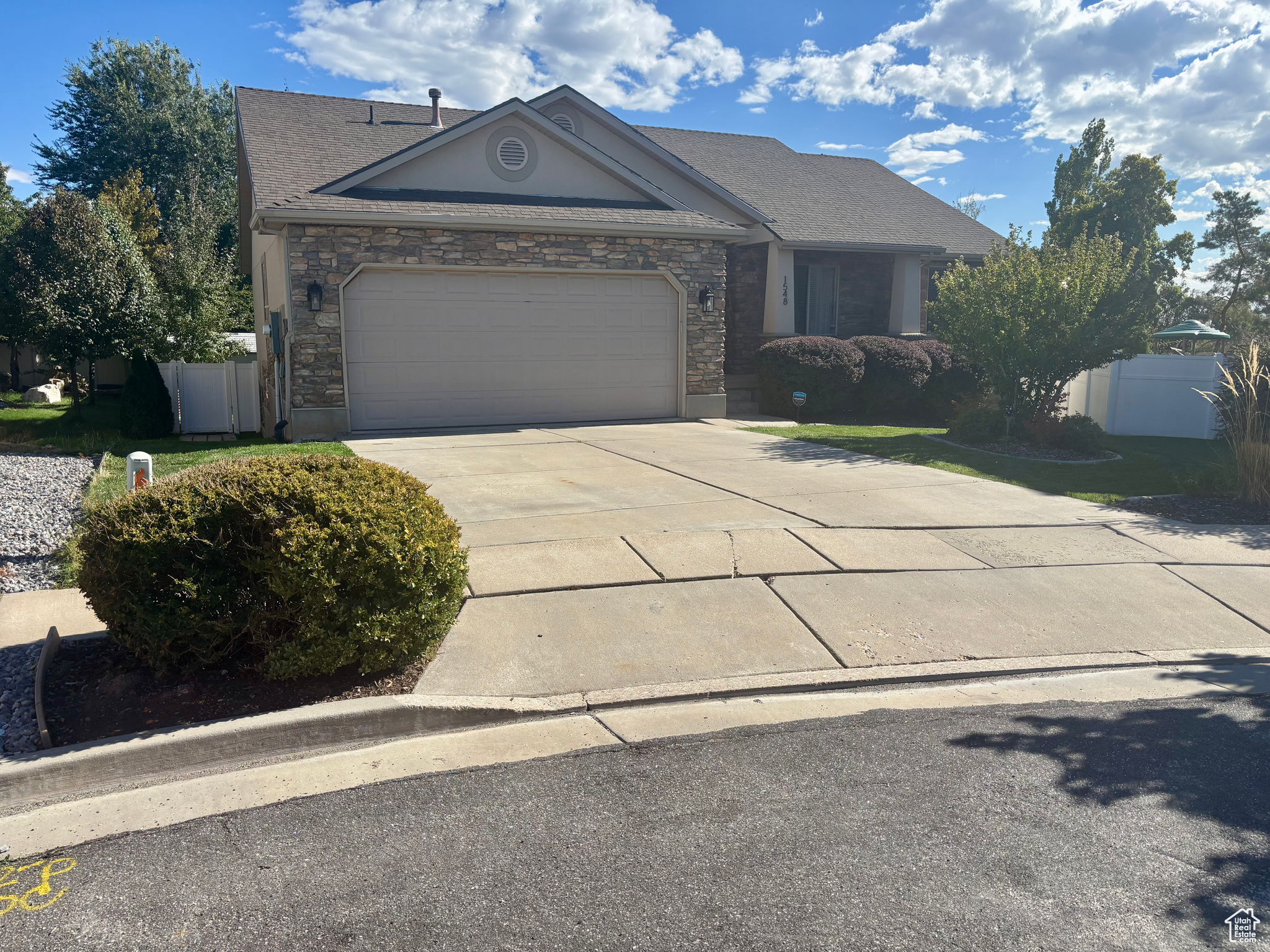 BRIARWOOD HOLLOW - Residential