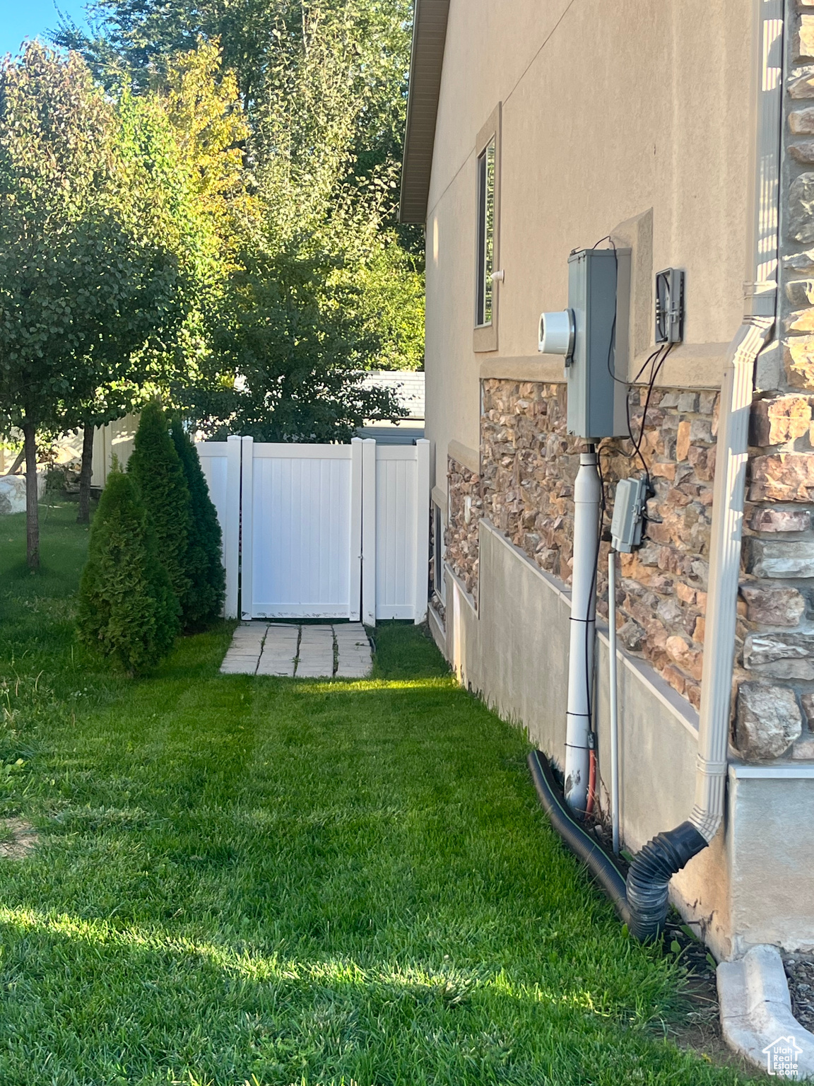 BRIARWOOD HOLLOW - Residential