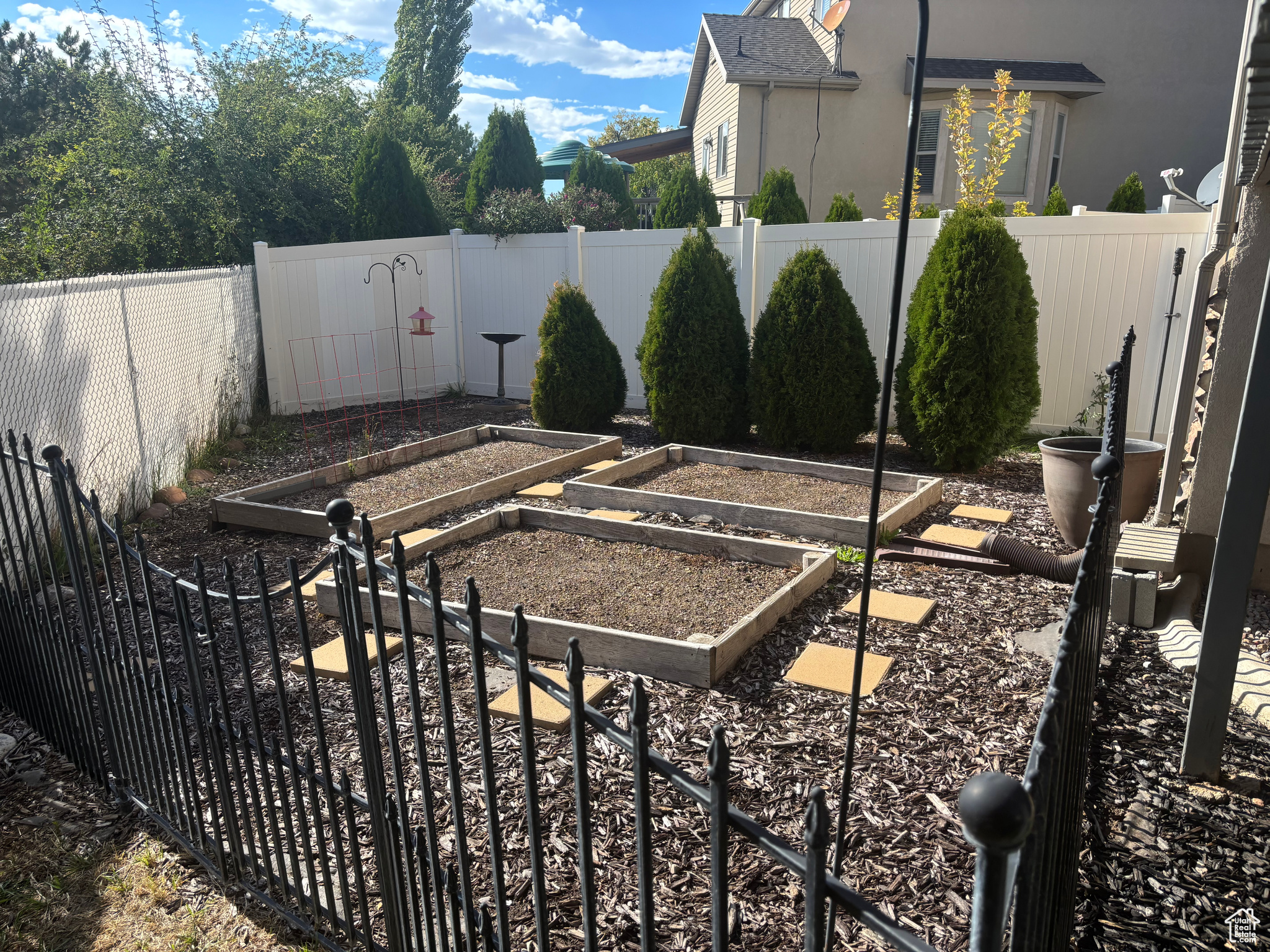 BRIARWOOD HOLLOW - Residential