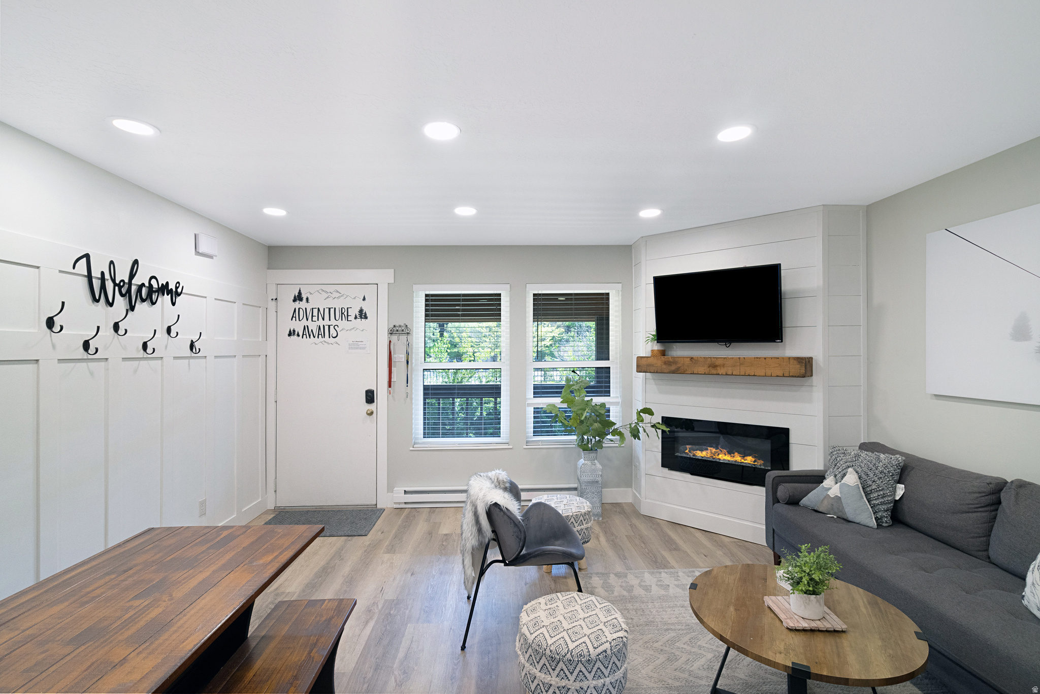 THE WOLF LOODGE COND - Residential