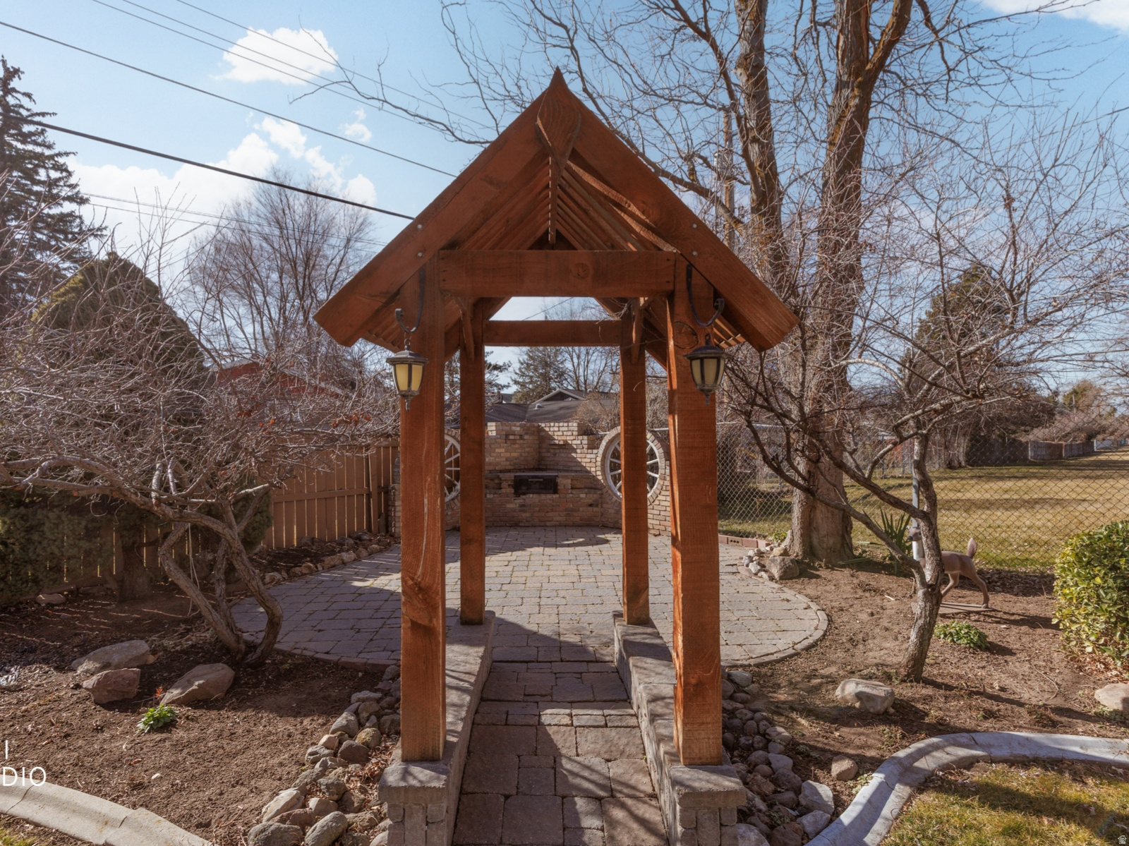 CRESTWOOD - Residential