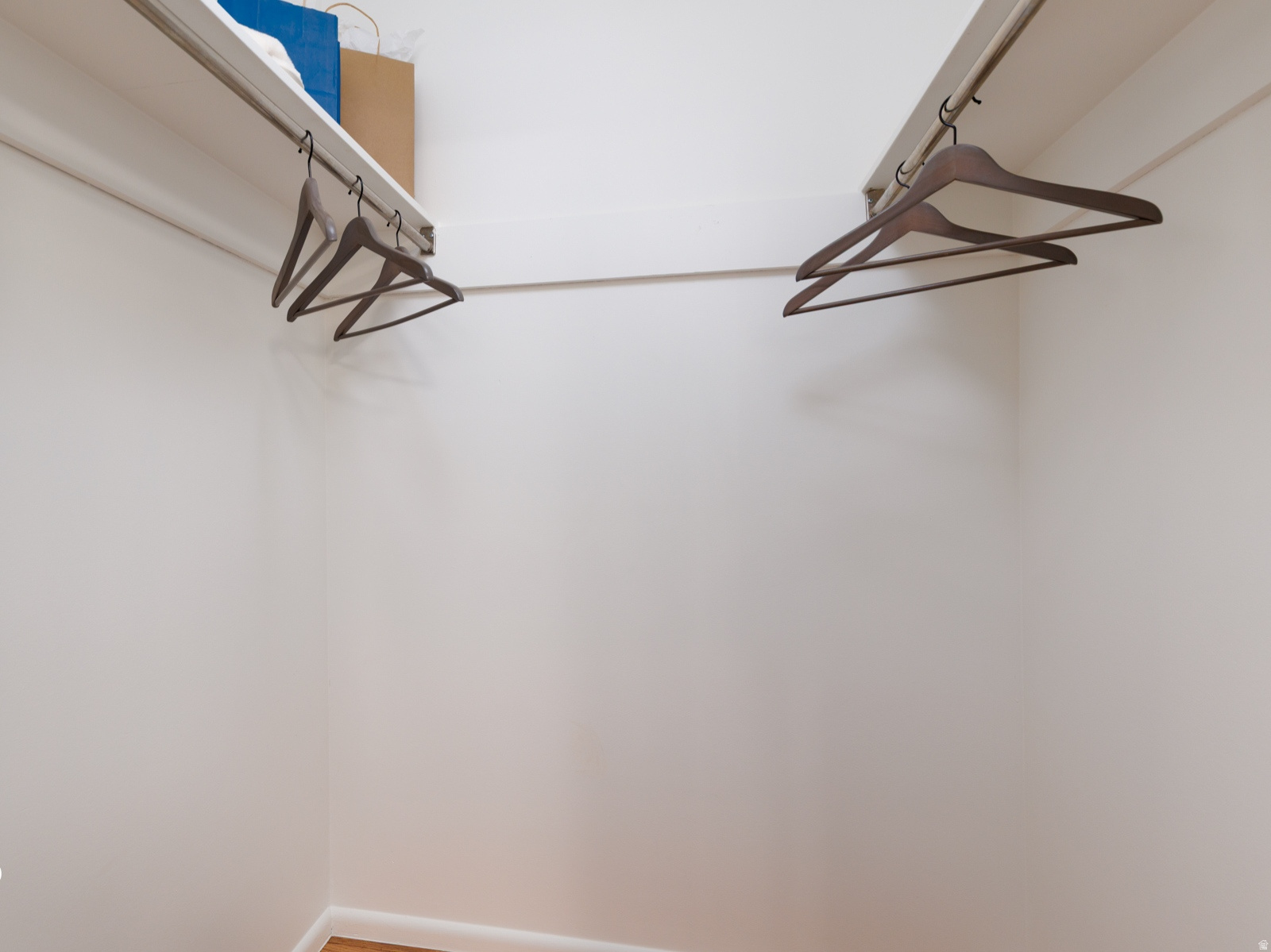 CRESTWOOD - Residential