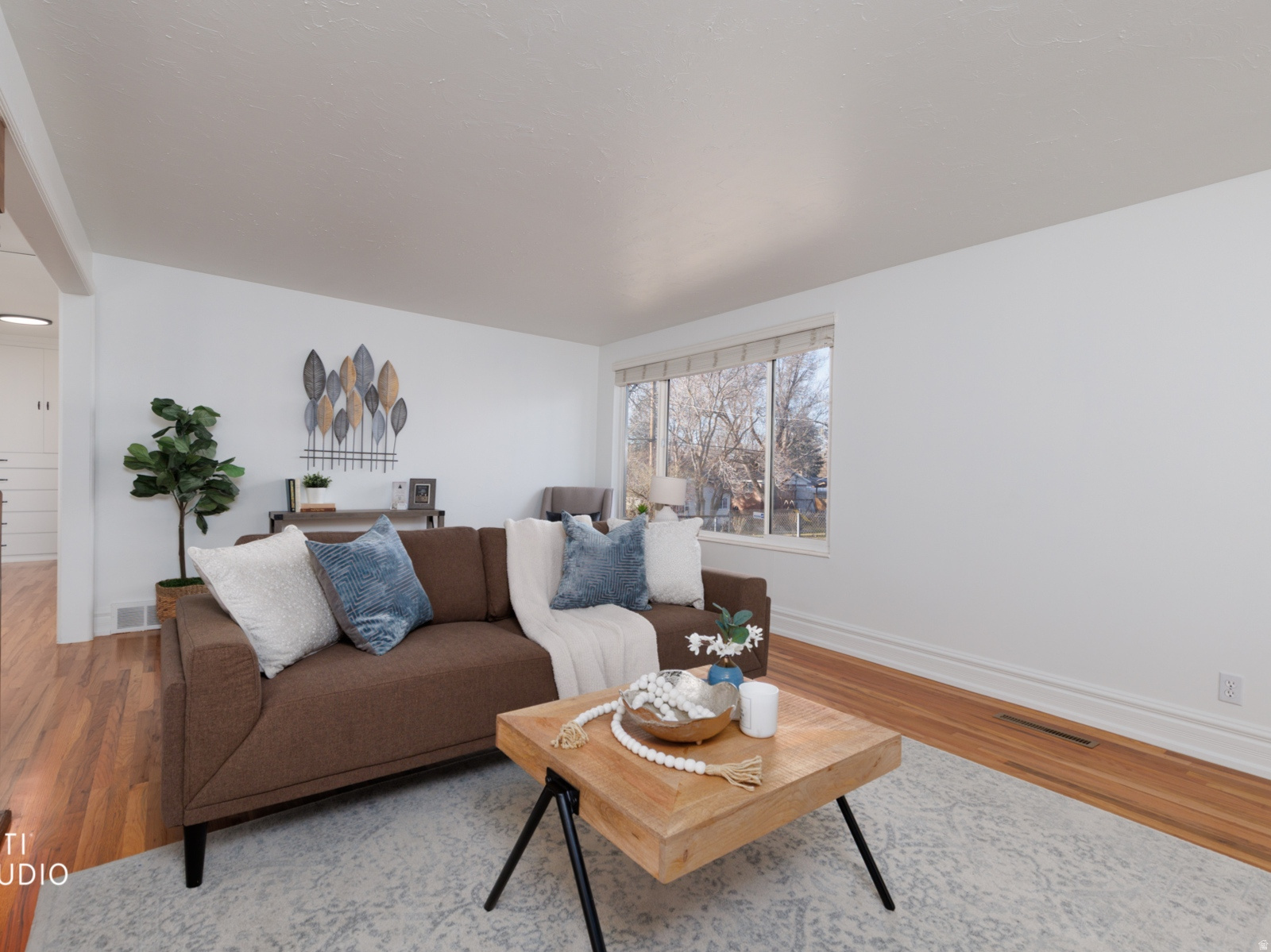 CRESTWOOD - Residential