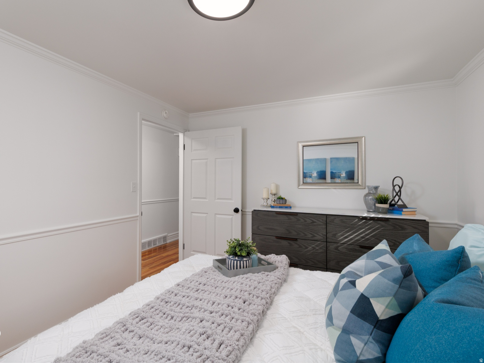 CRESTWOOD - Residential