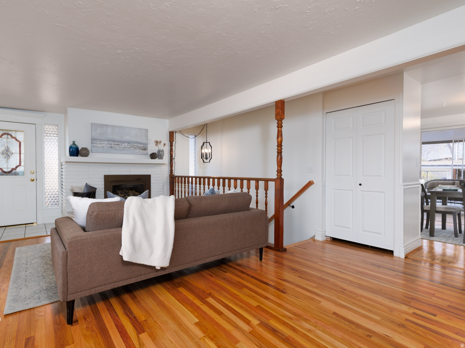 CRESTWOOD - Residential