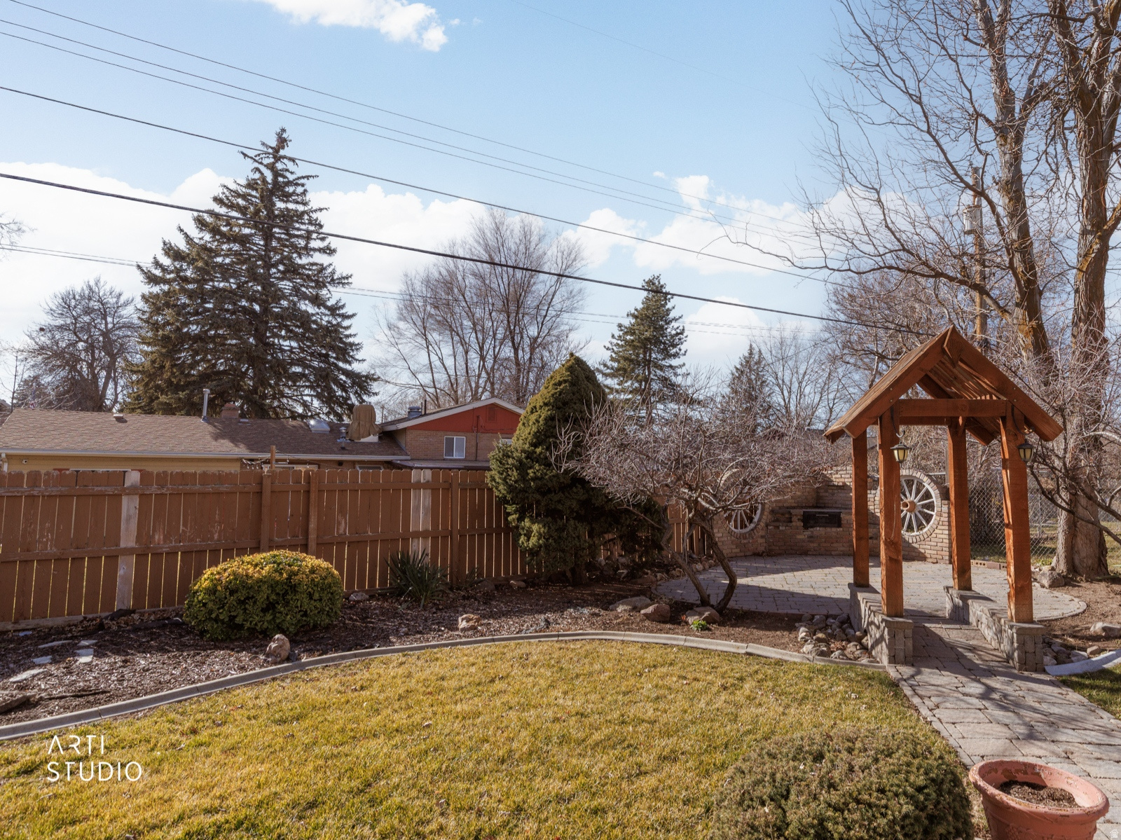 CRESTWOOD - Residential