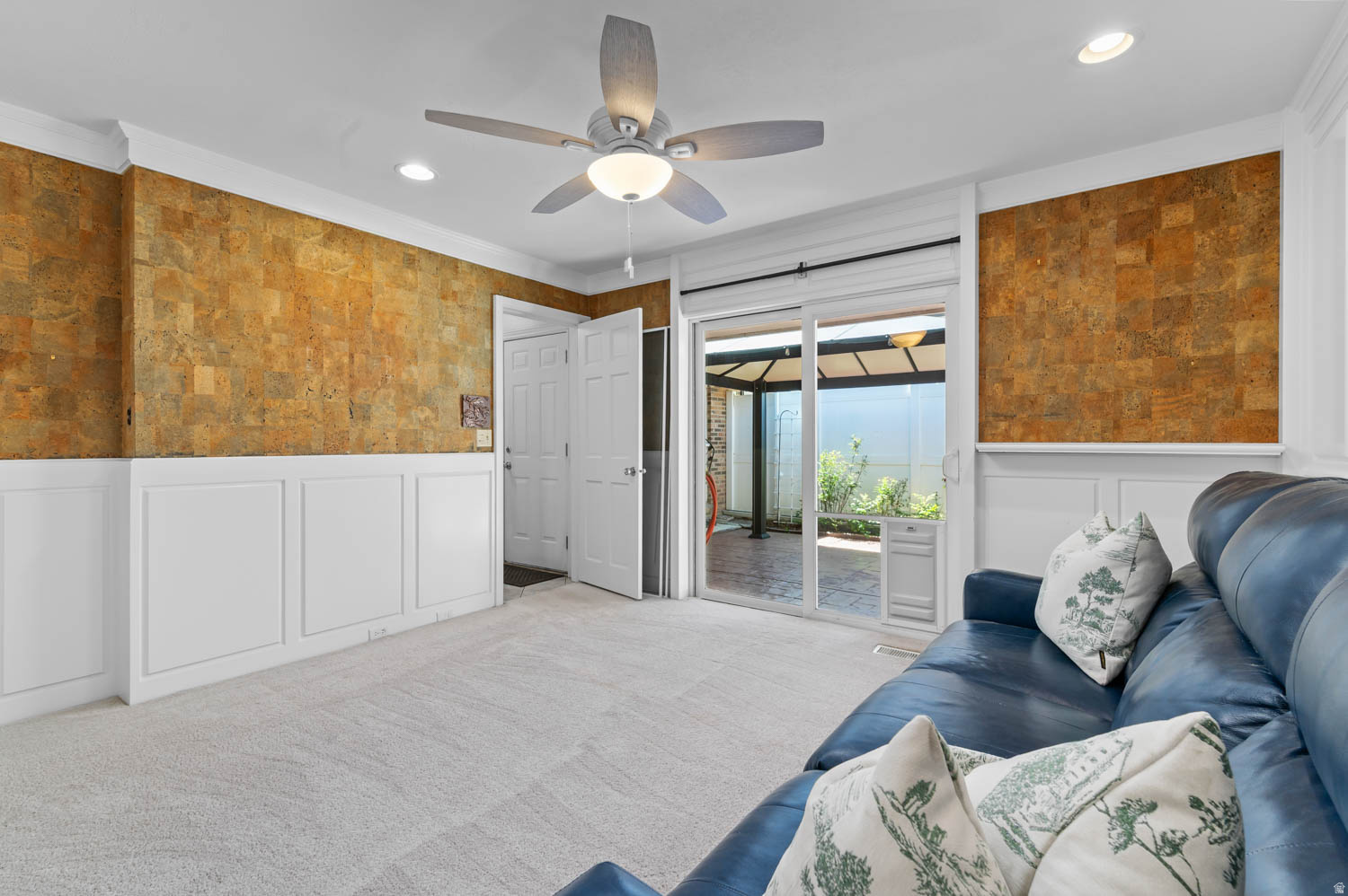 THREE FOUNTAINS MANOR - Residential