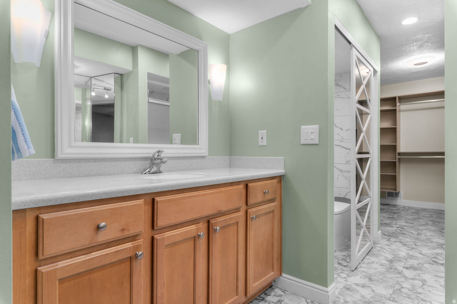 THREE FOUNTAINS MANOR - Residential