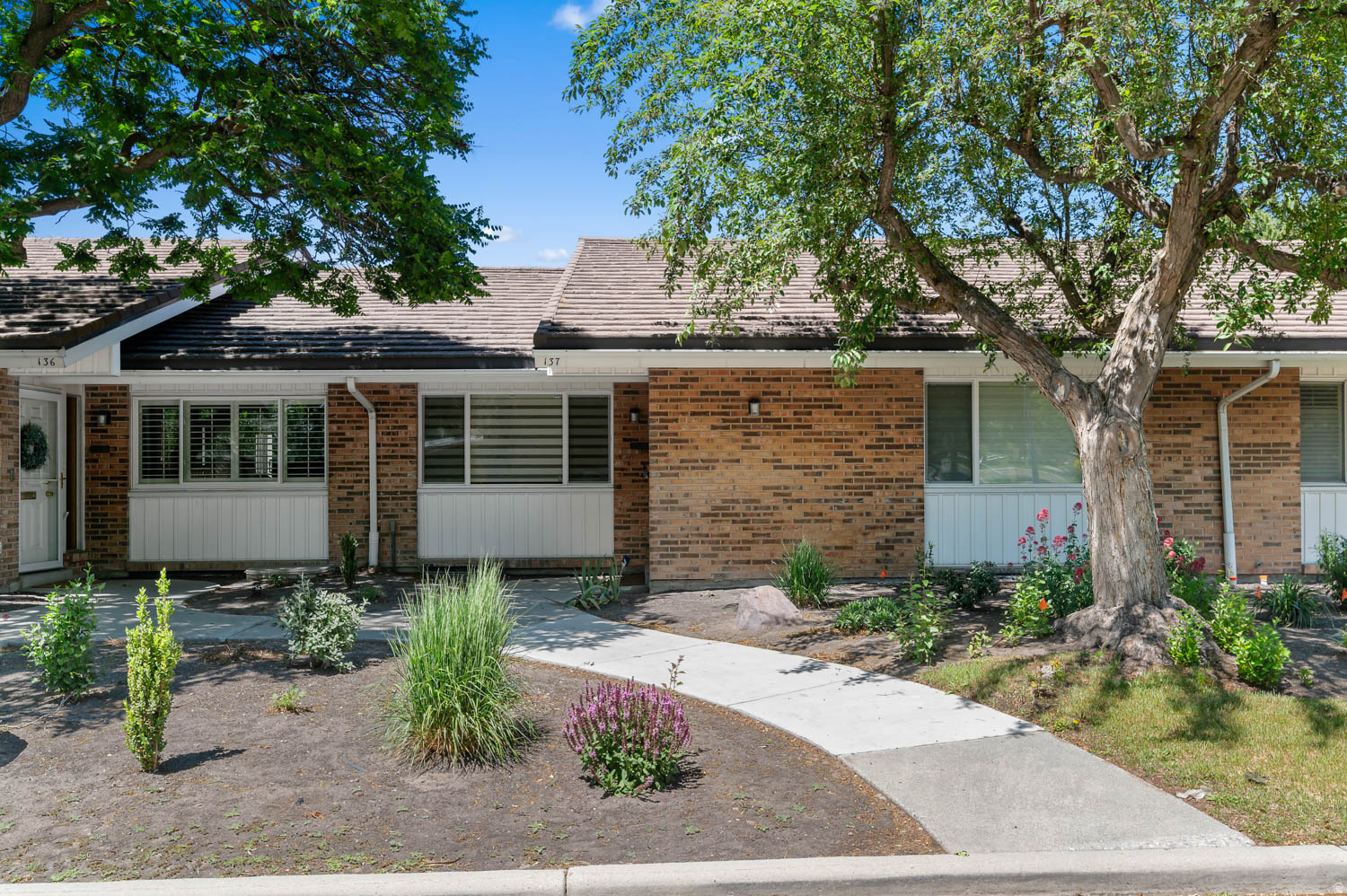 THREE FOUNTAINS MANOR - Residential