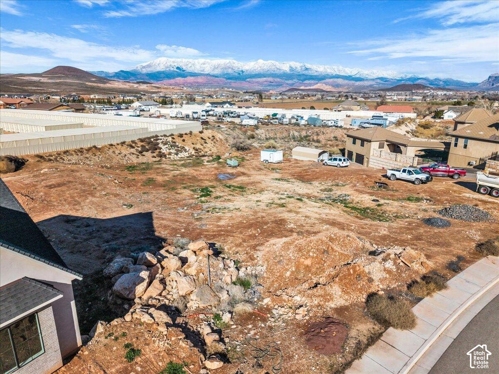 Photo of 2202 S ANGEL HTS, Hurricane, UT 84737 (MLS # 2188261)