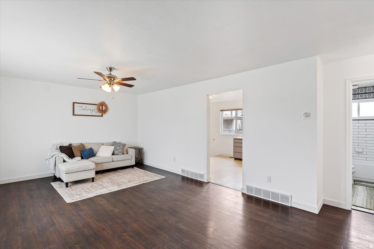 WESTVIEW TER - Residential