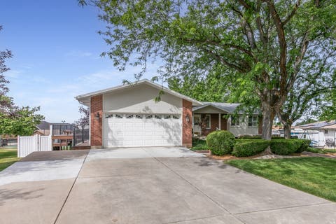 Tiny photo for 1148 E RAYMOND RD, Fruit Heights, UT 84037 (MLS # 2164487)