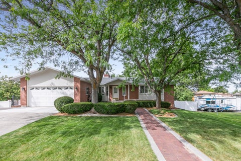 Photo of 1148 E RAYMOND RD, Fruit Heights, UT 84037 (MLS # 2164487)