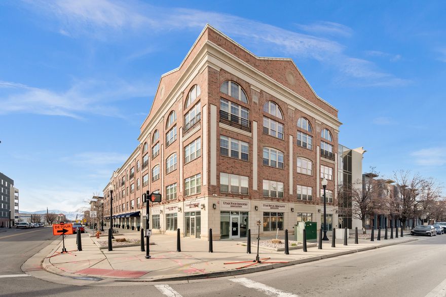 This is the perfect 2 bed/2 bath condo in a desirable, convenient location. South-facing, end unit in pet-friendly Birkhill at Fireclay. Featuring 9' ceilings, granite countertops, laminate flooring, and a primary suite with walk-in closet, dual sinks, and a soaking tub. Condo residents enjoy access to a clubhouse, gym, and 2 covered parking spaces, along with an HOA that covers internet, water, sewer, and trash. Easy access to shopping, dining, Murray Park, TRAX, and freeways, making it convenient to reach every part of the Salt Lake Valley. Owner/Agent.