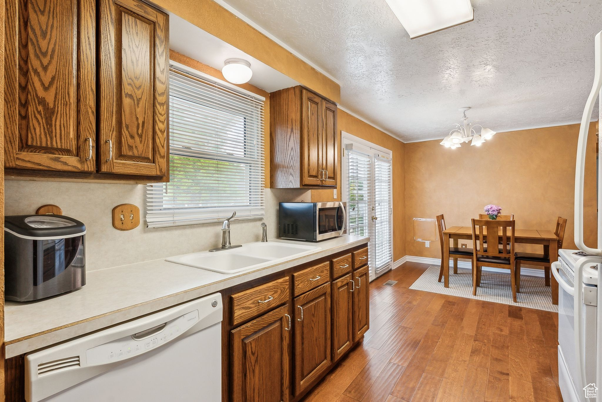 981 N Tremont St, Tremonton, Utah image 3