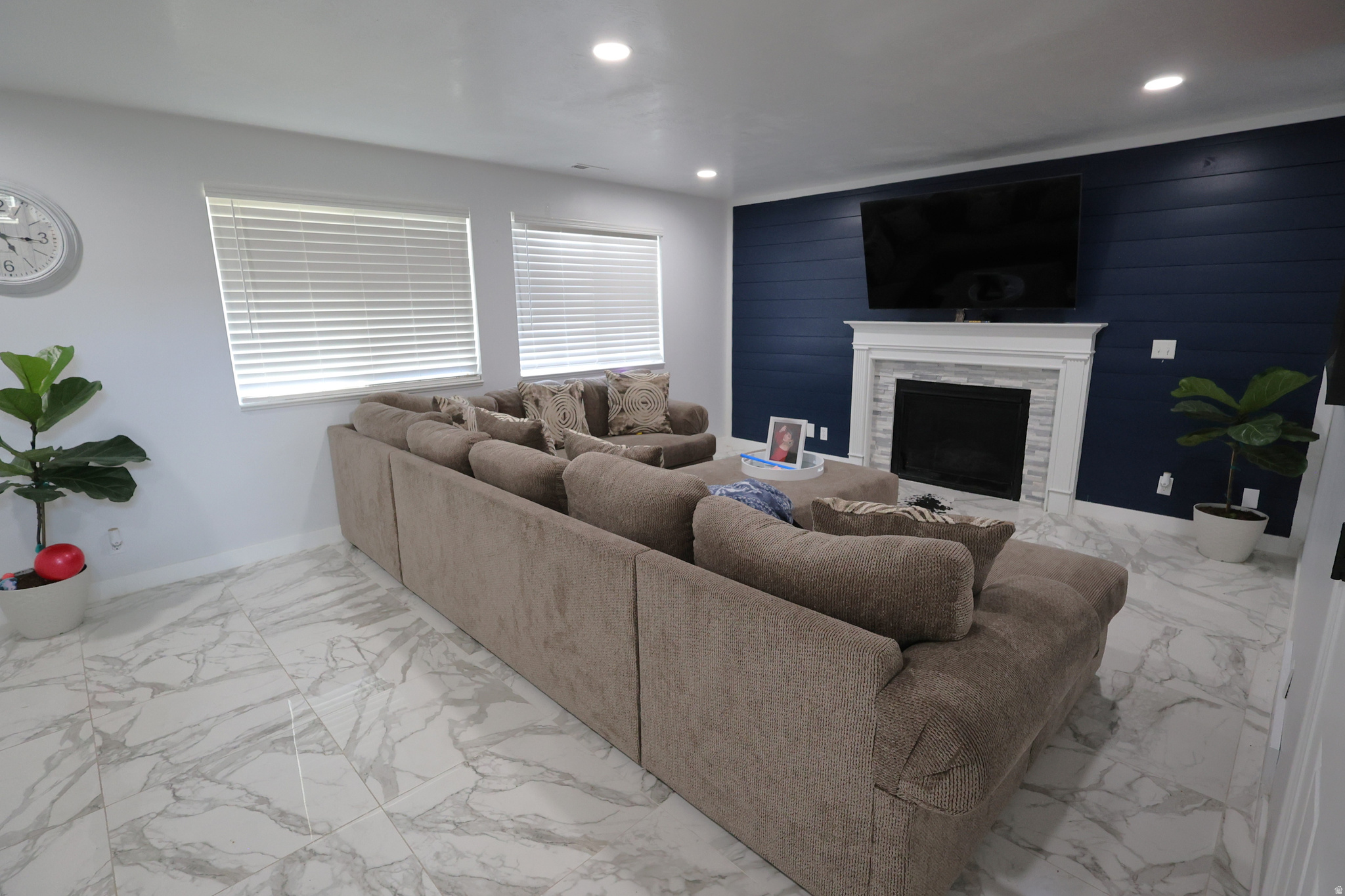 HOLT ESTATES - Residential