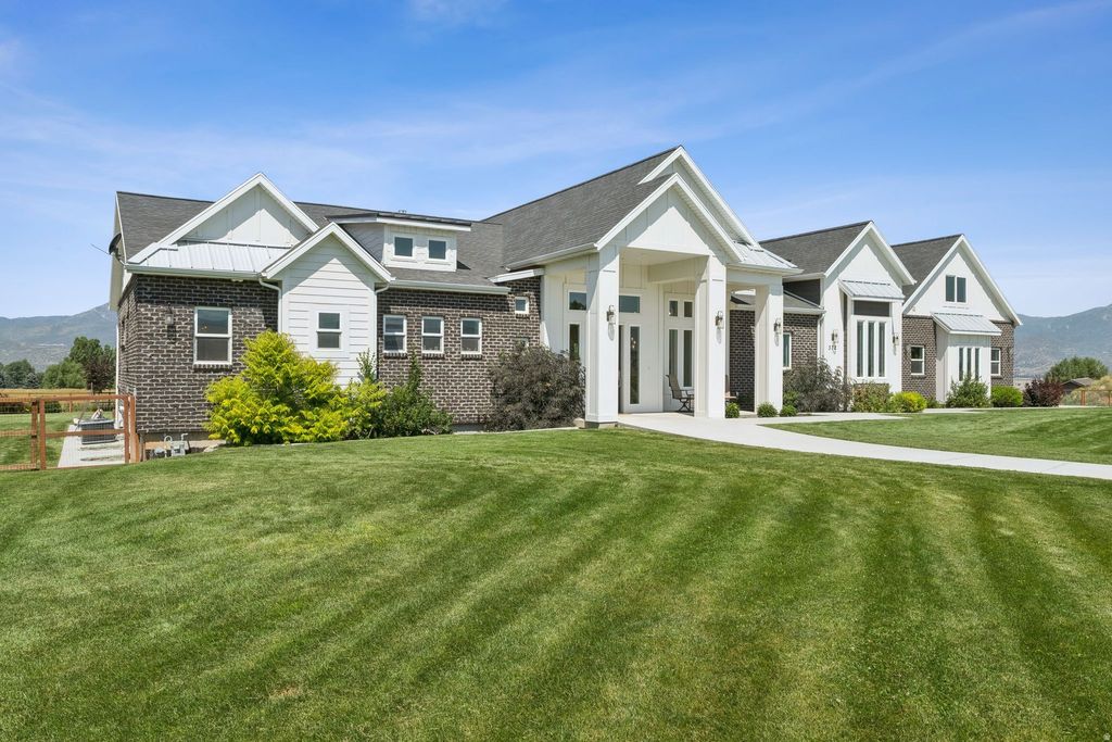 Photo of 372 W 3000 S, Daniel, UT 84032 (MLS # 2140367)