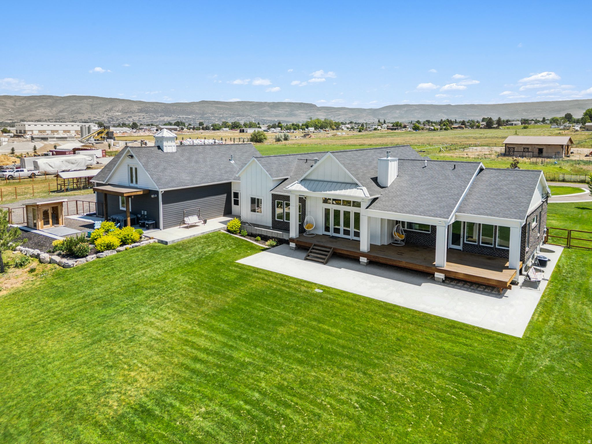 THREE FARMS ESTATES - Residential