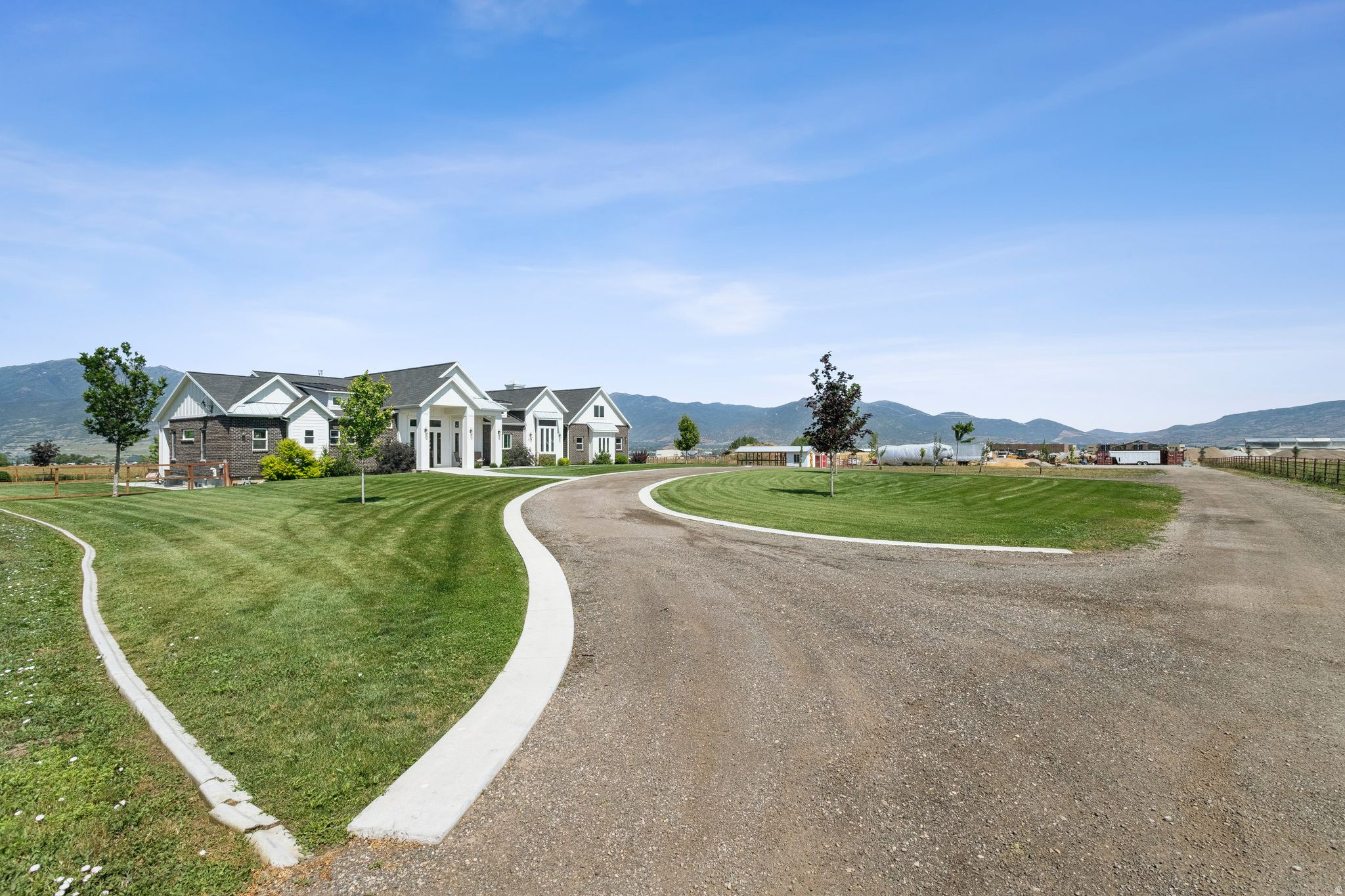 THREE FARMS ESTATES - Residential