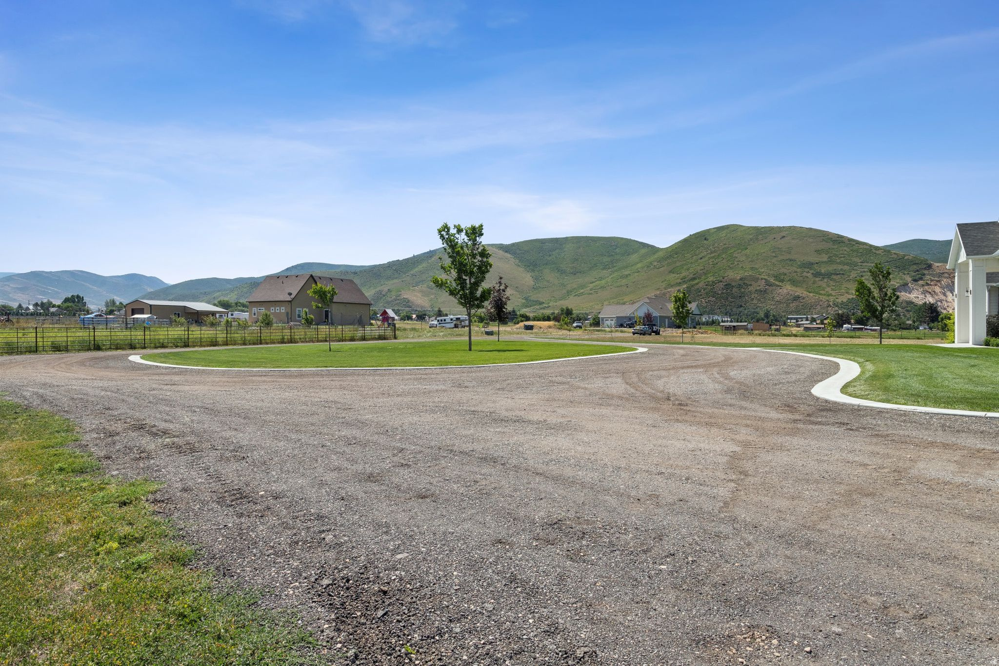 THREE FARMS ESTATES - Residential